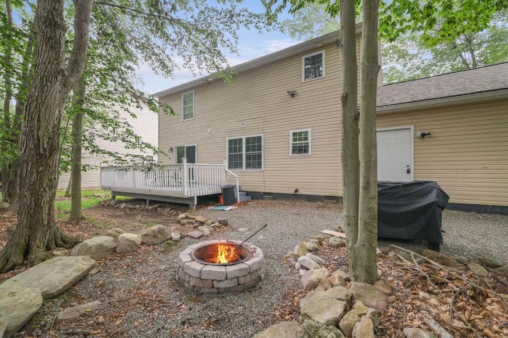 Nature's Haven:4 Br/2.5 Bath, Game & Fire Pit Tobyhanna