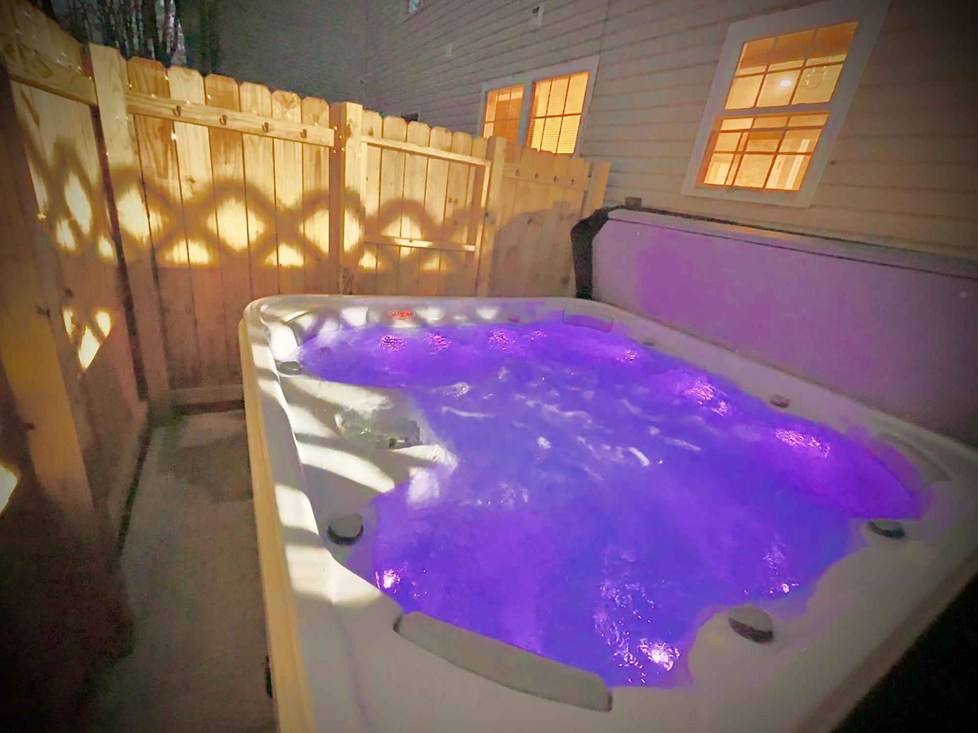 Nature's Haven:4 Br/2.5 Bath, Game & Fire Pit Holiday home